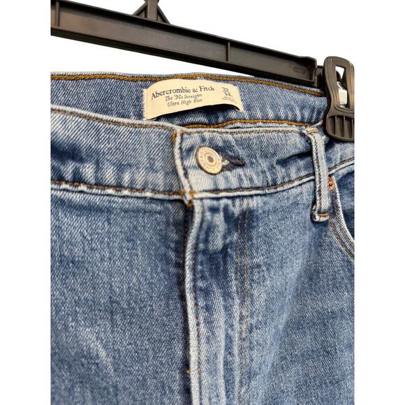 Abercrombie & Fitch 90's Straight Ultra High Rise Jeans; Size 14R - Picture 2 of 6